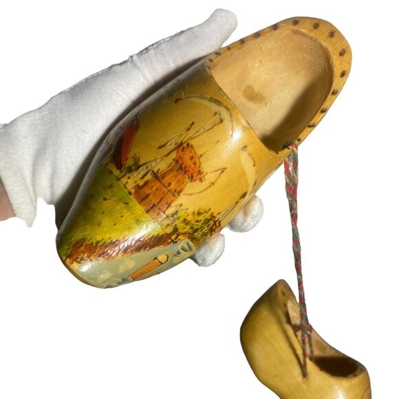 Vintage Dutch Clogs Klompen Hand Carved Wood Holland Souvenir Decor Traditional - Picture 10 of 10